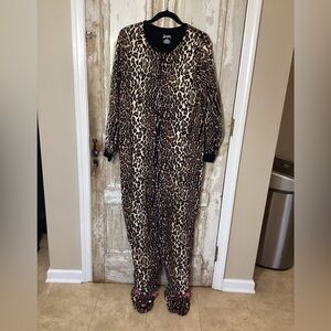 Nick & Nora Leopard Print Footie Pajamas - size large - Cute Feet and super soft